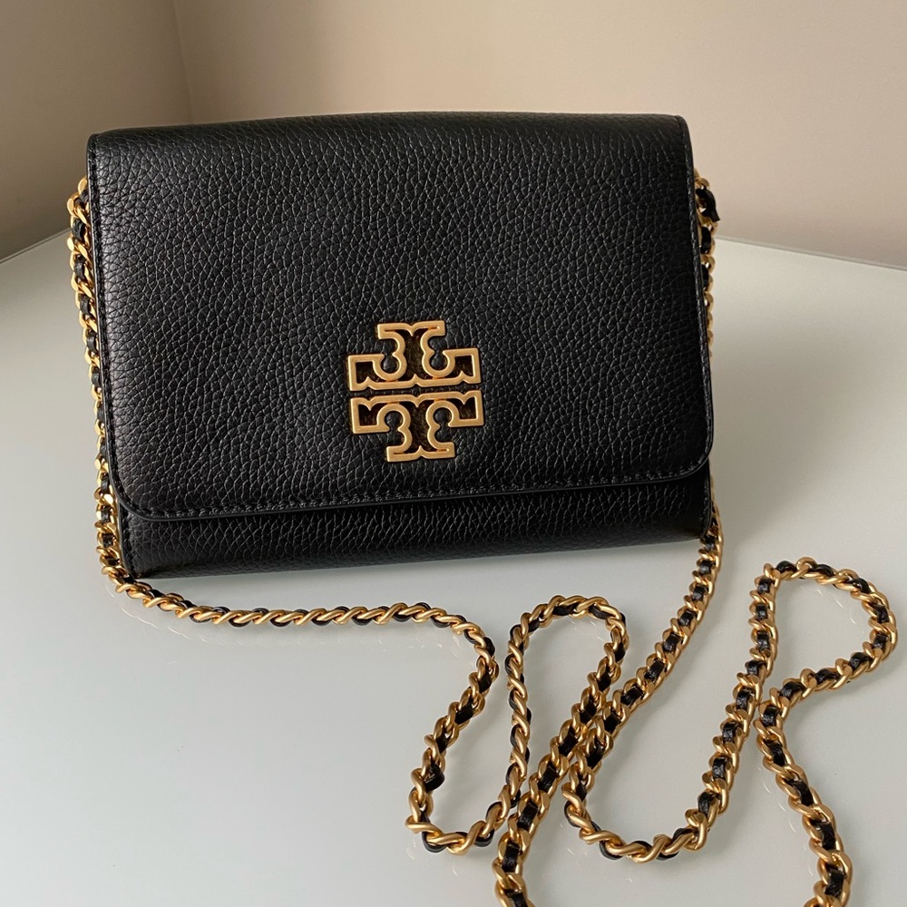 💕 Tory Burch Britten Chain Wallet 💕